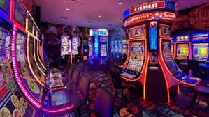 Antarmuka live-streaming apek slot dengan komentar pengguna dan perubahan skor